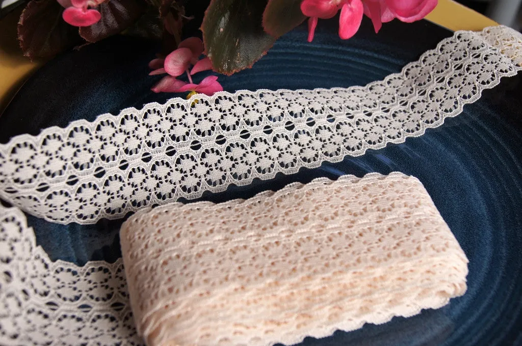 2" Symmetric Galloon Lace Trim - Light Beige Cream
