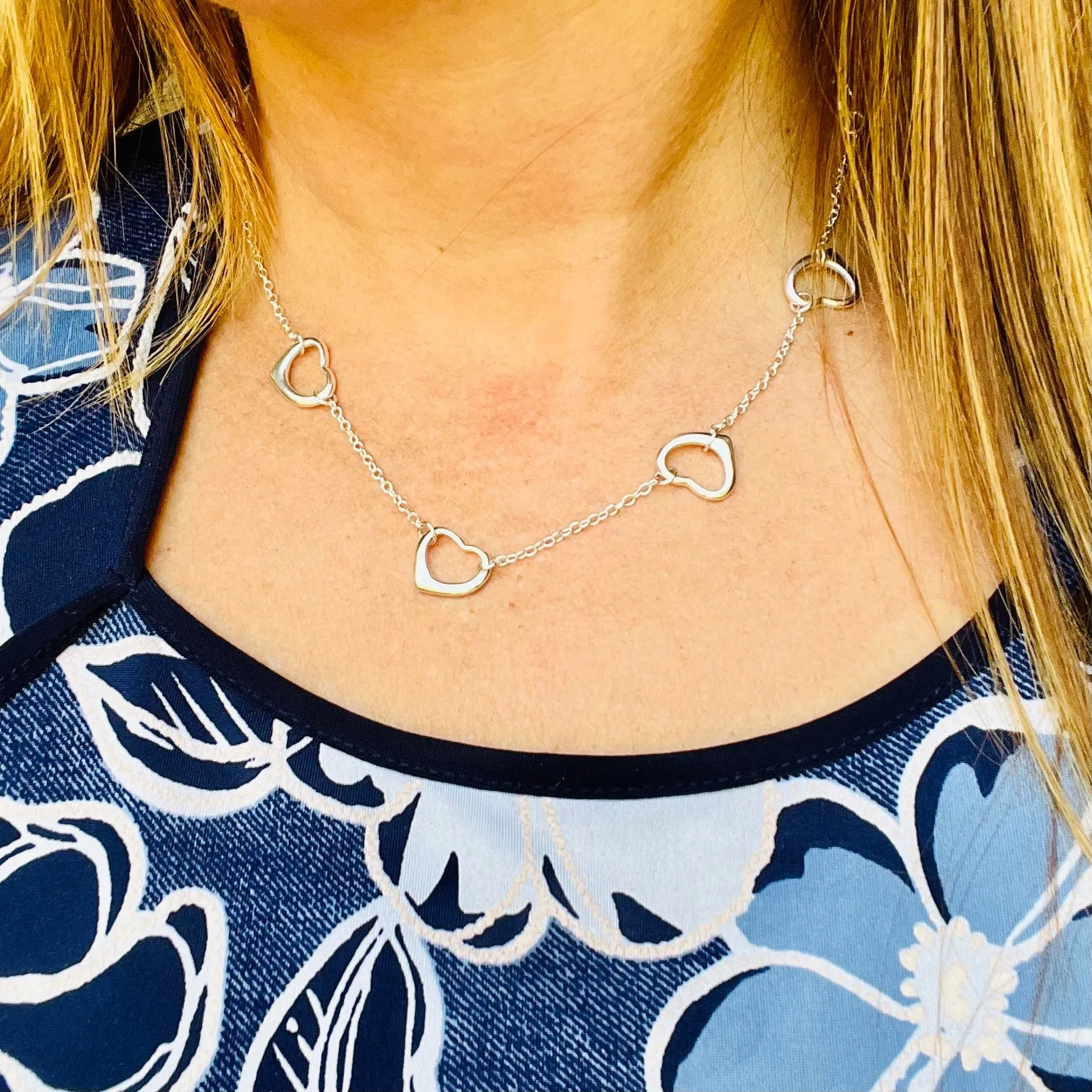 5 Hearts Hollow Necklace