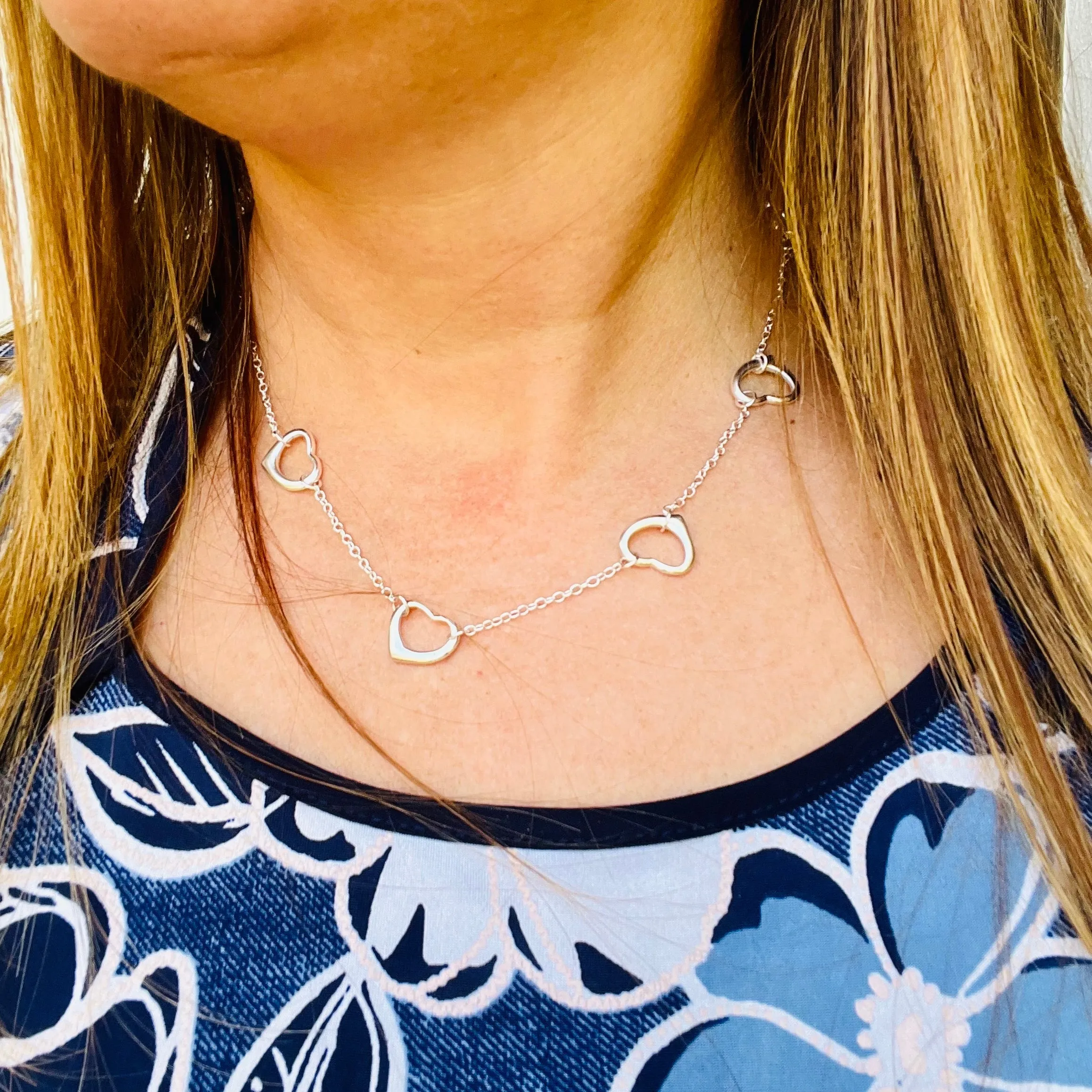 5 Hearts Hollow Necklace
