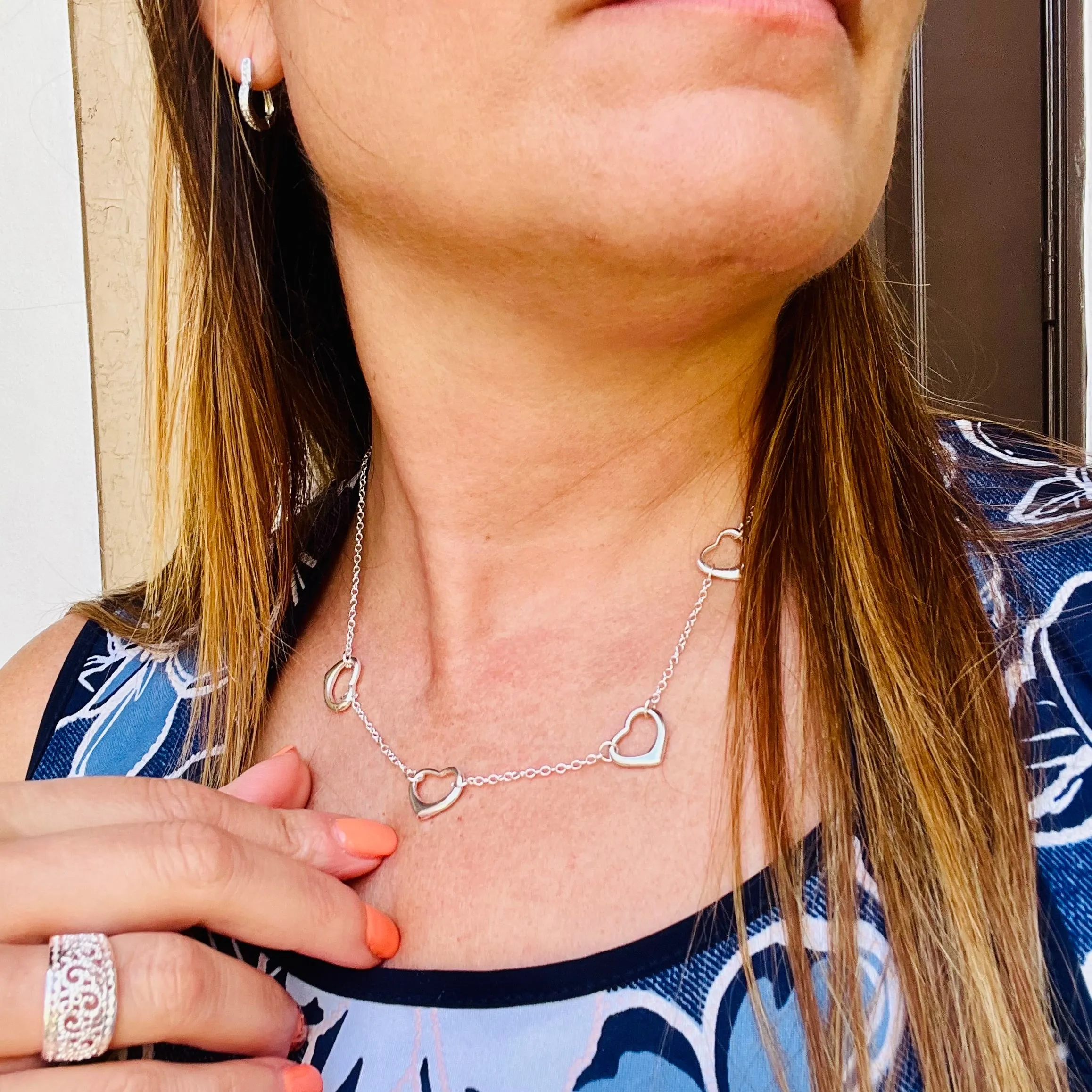 5 Hearts Hollow Necklace
