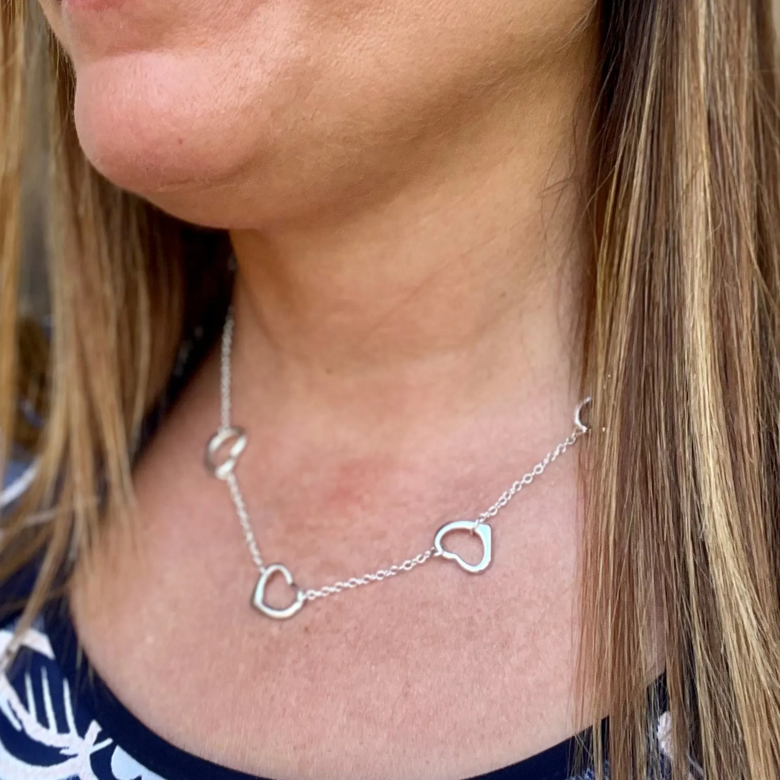 5 Hearts Hollow Necklace