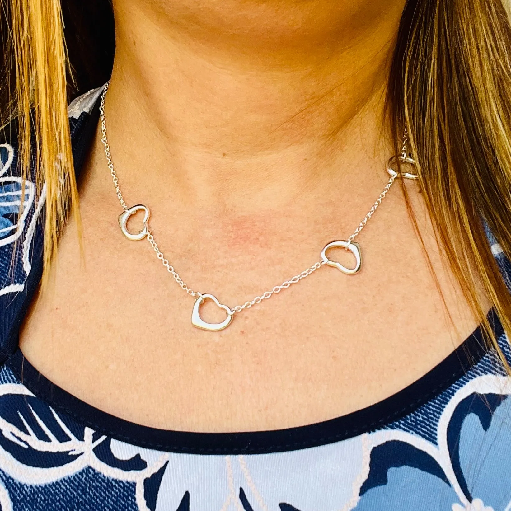 5 Hearts Hollow Necklace