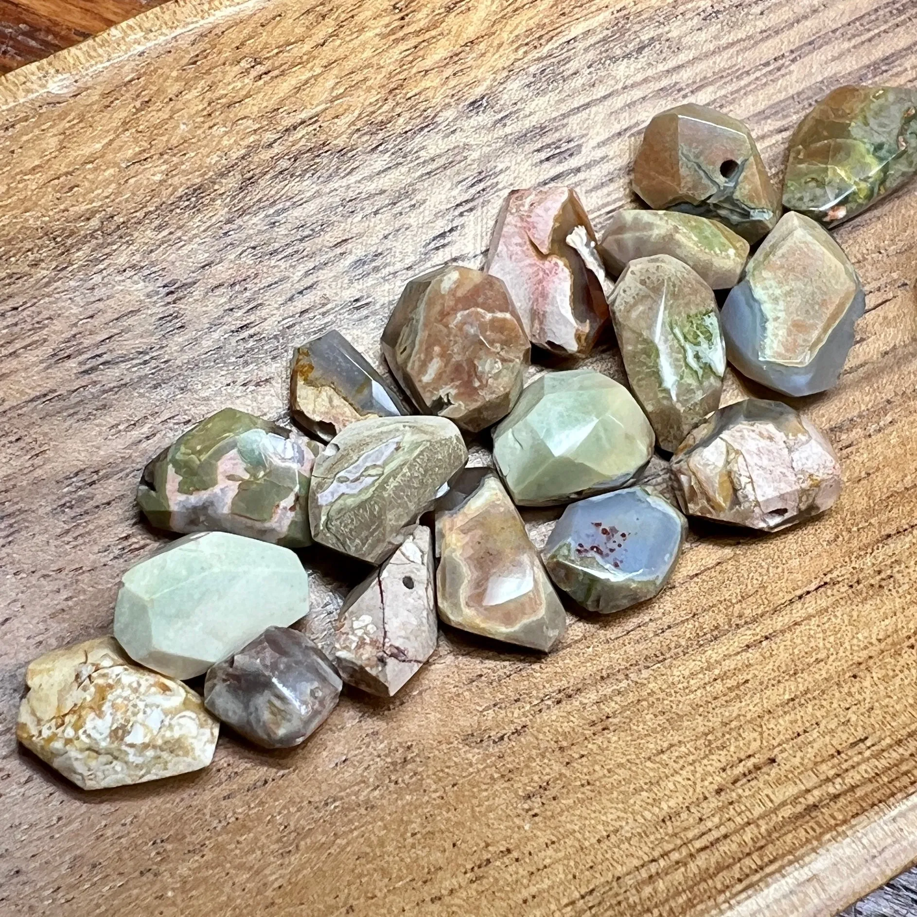 August 2022 Pretty Rocks Club - thunder eggs