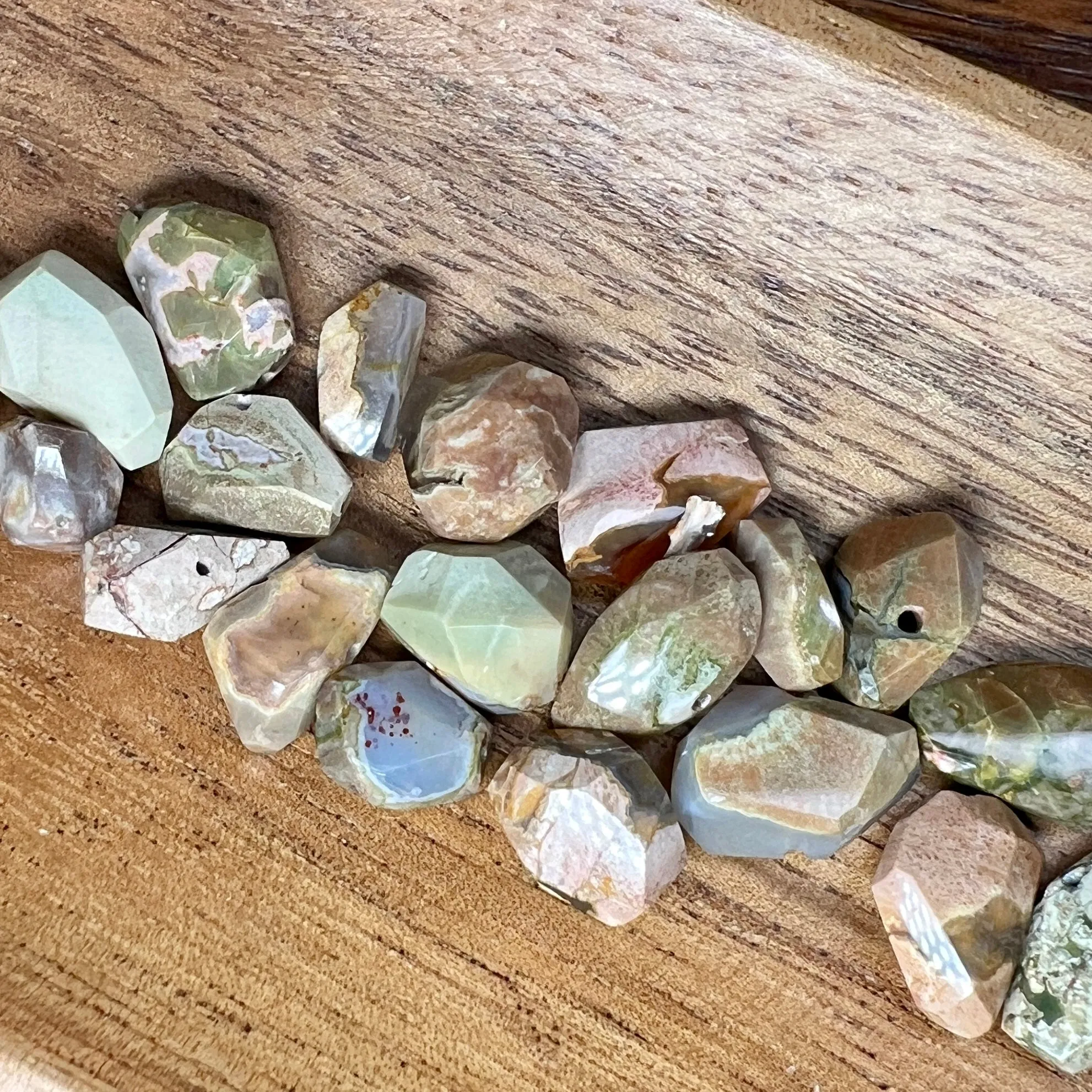 August 2022 Pretty Rocks Club - thunder eggs
