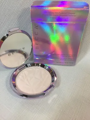 BNIB  BECCA Shimmering  Perfector Pressed- Prismatic Amethyst Highlighter
