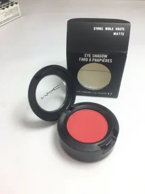 BNIB MAC Strike While Haute  Matte Red Eyeshadow w/receipt