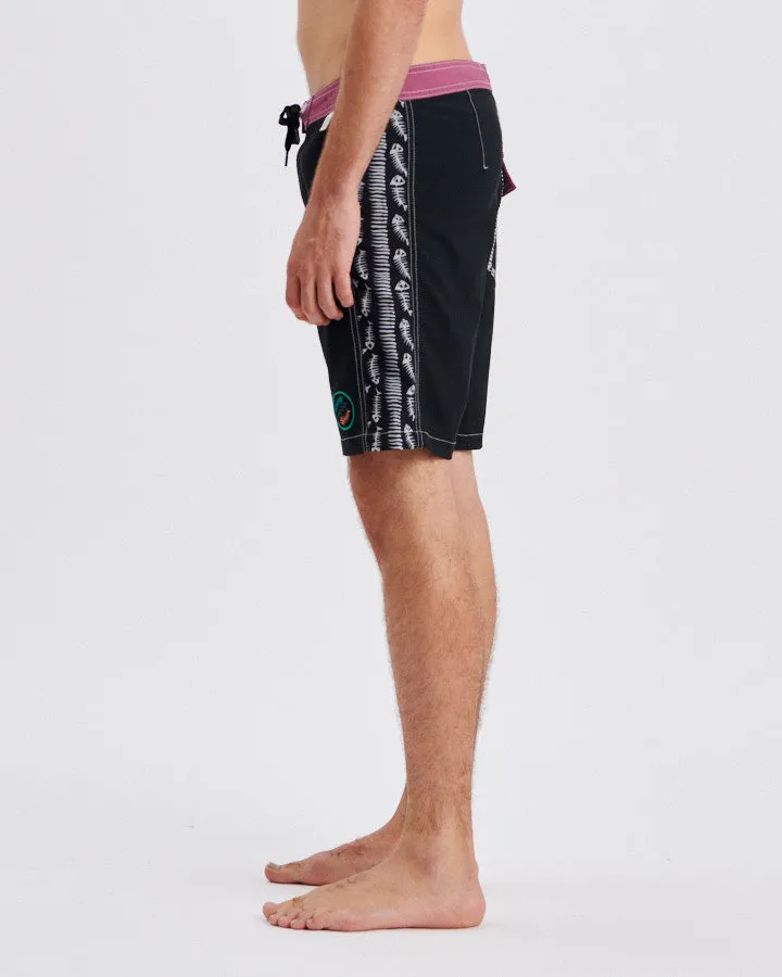 BONEYARD 18" PANEL BOARDSHORT - BLACK