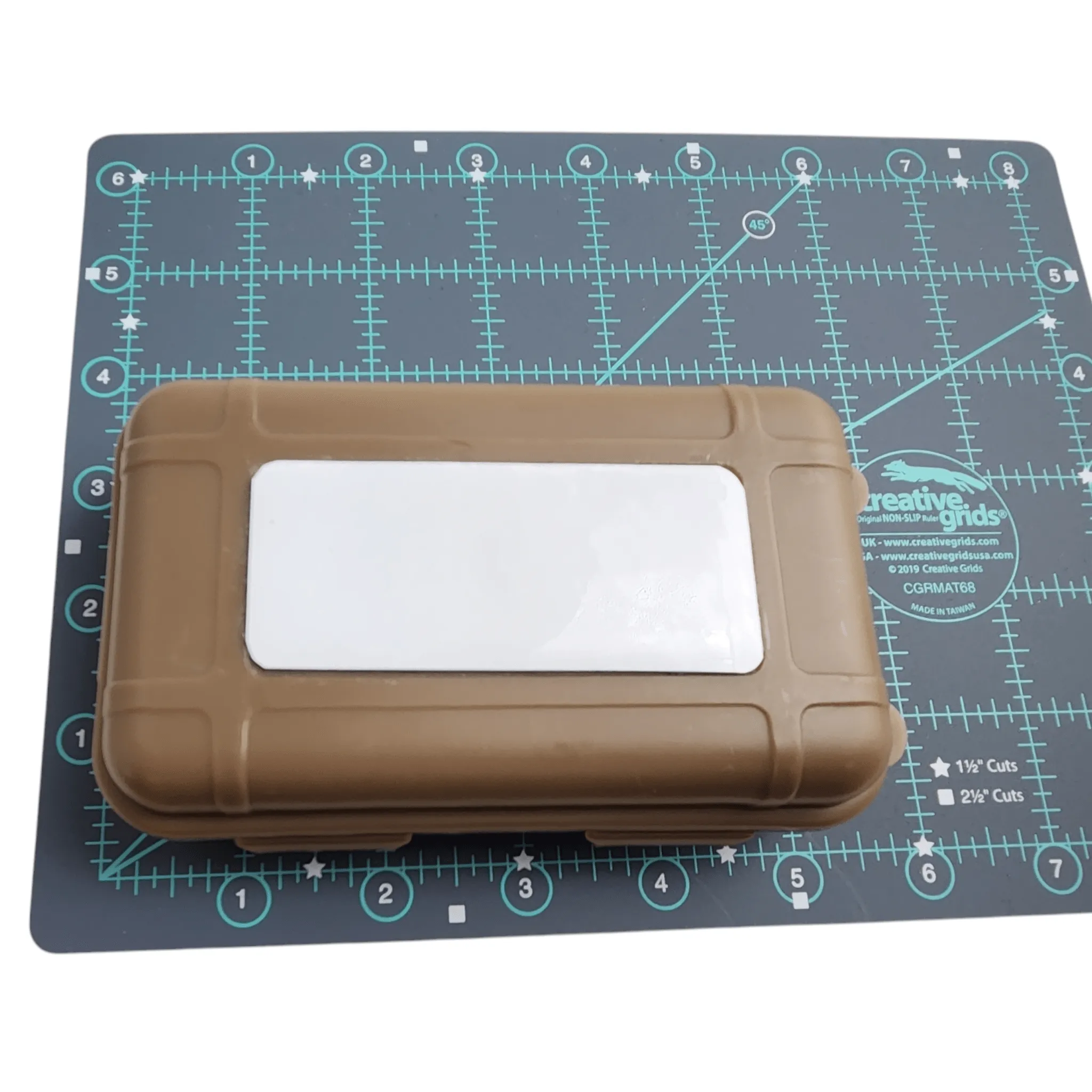 Case for carrying miniatures- small