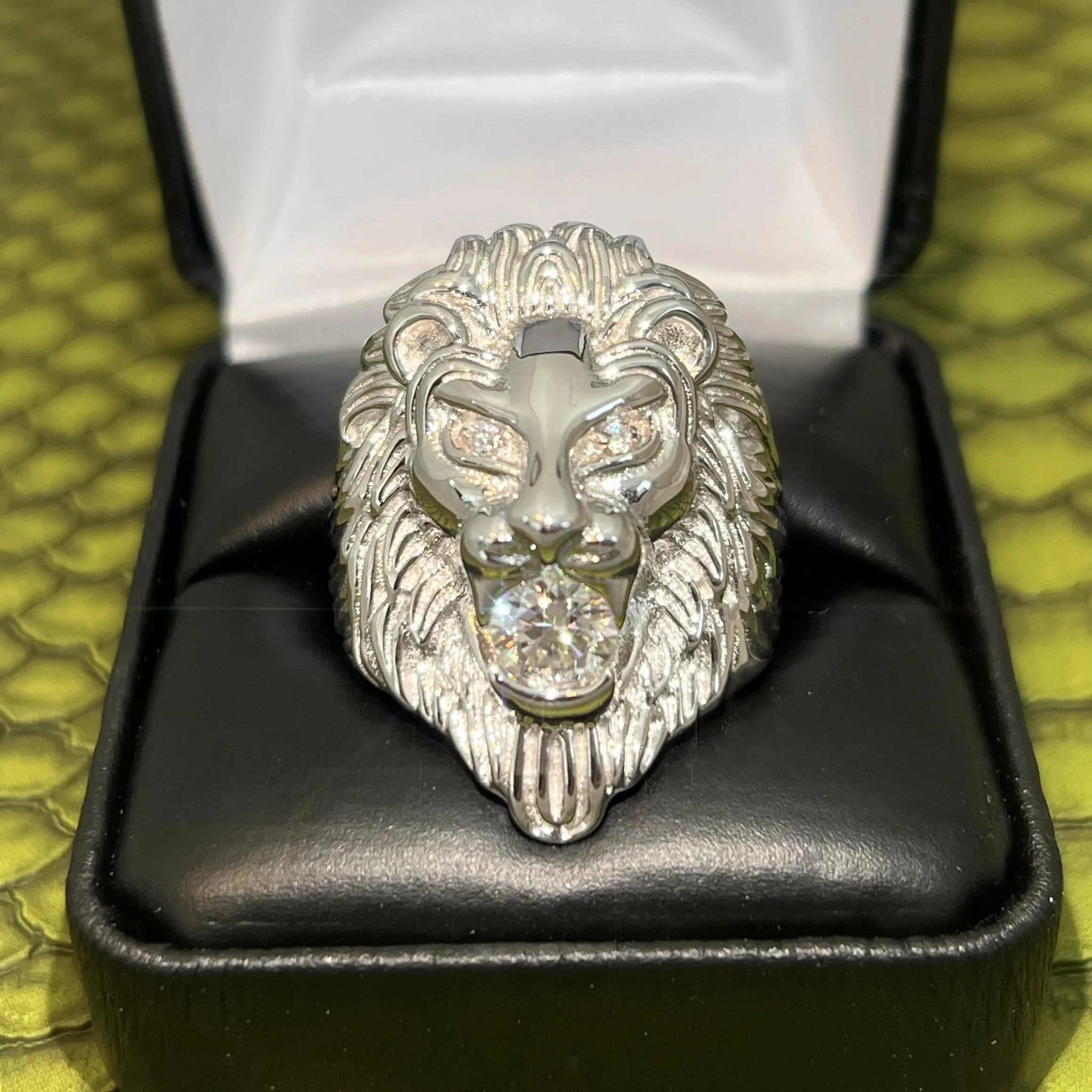 Certified VVS1 Moissanite 3D Lion Head Ring