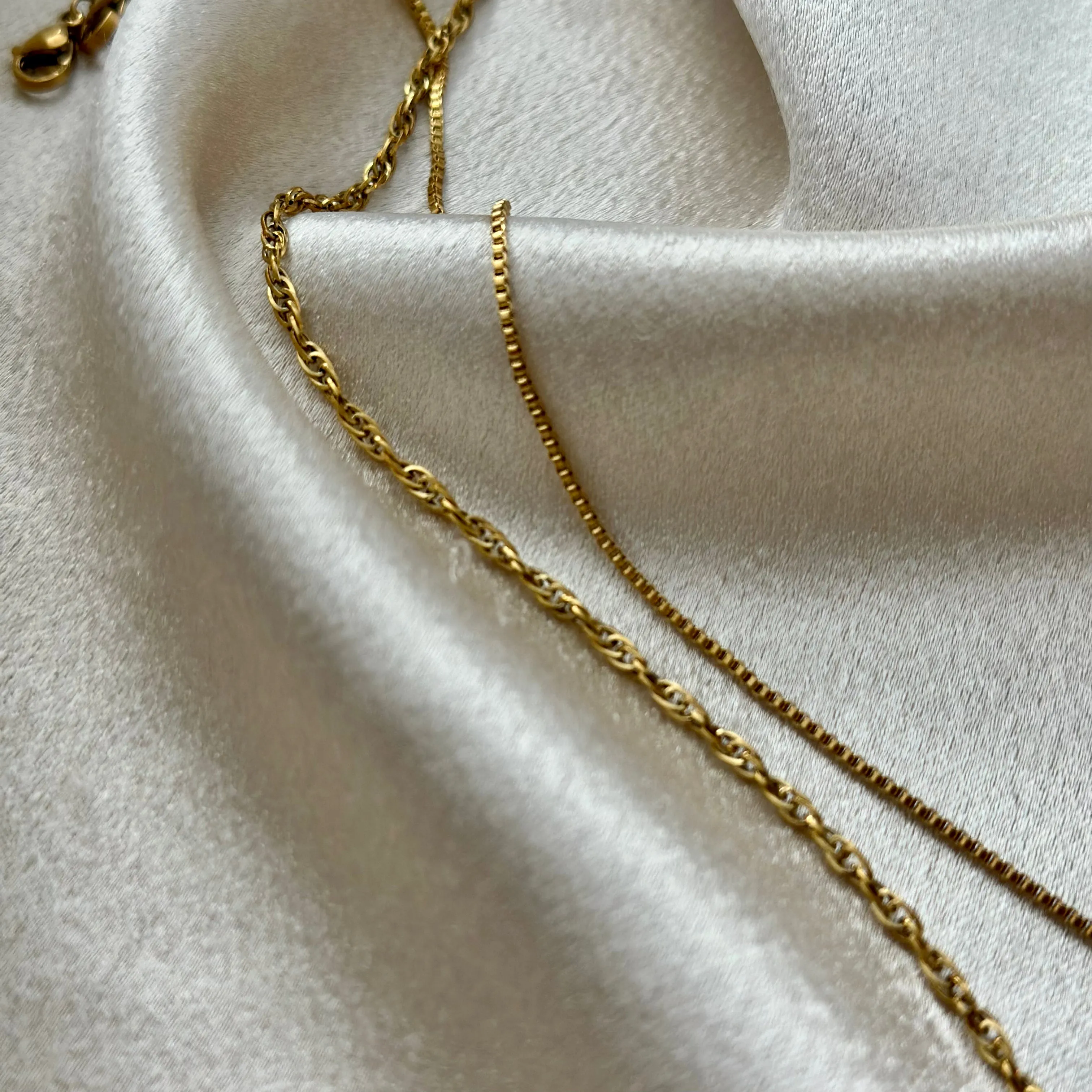DIOR DAINTY STACK NECKLACE