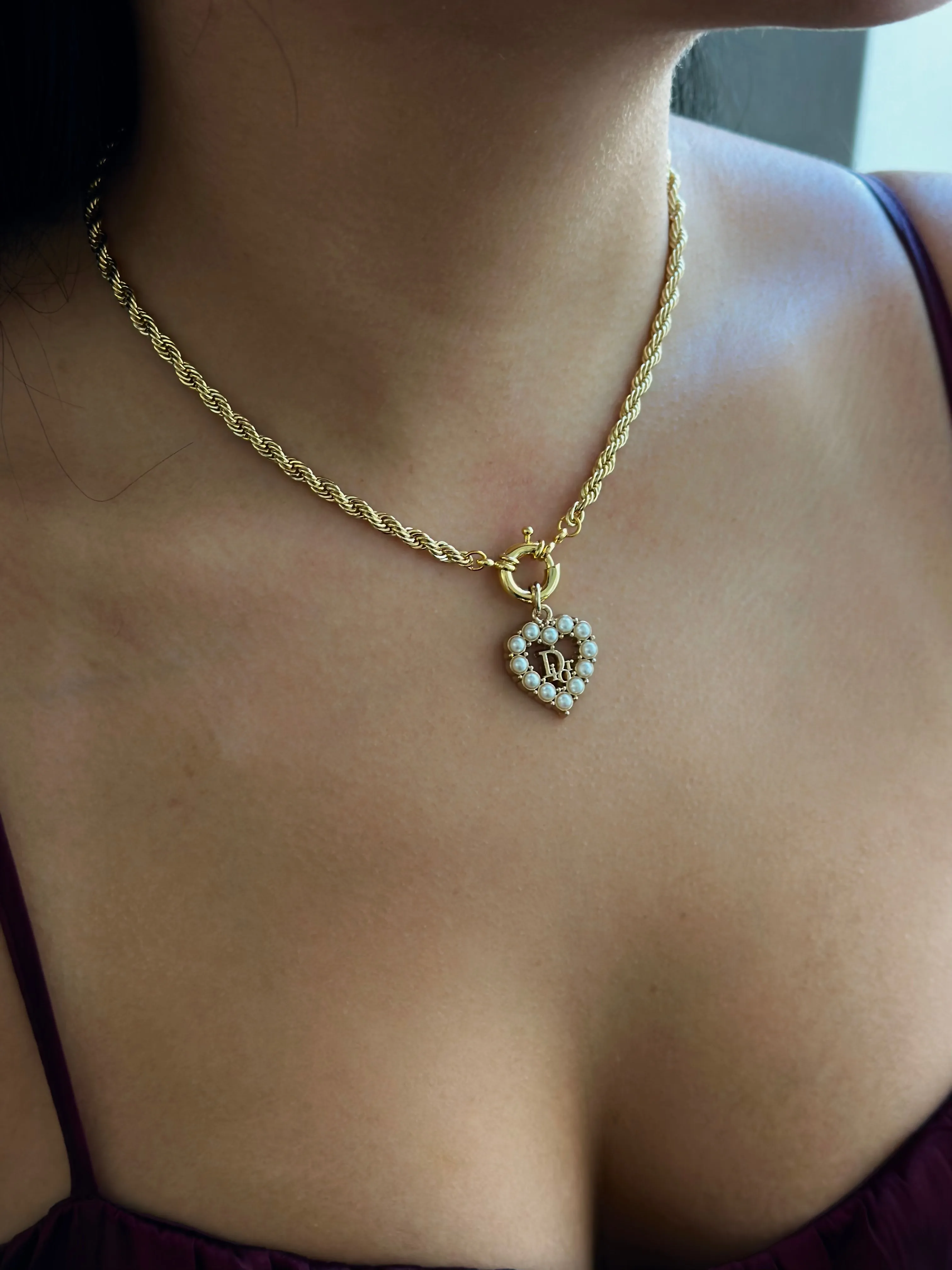 DIOR LUNA ROUND CLASP CHOKER NECKLACE