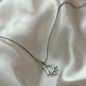 DIOR SILVER NECKLACE