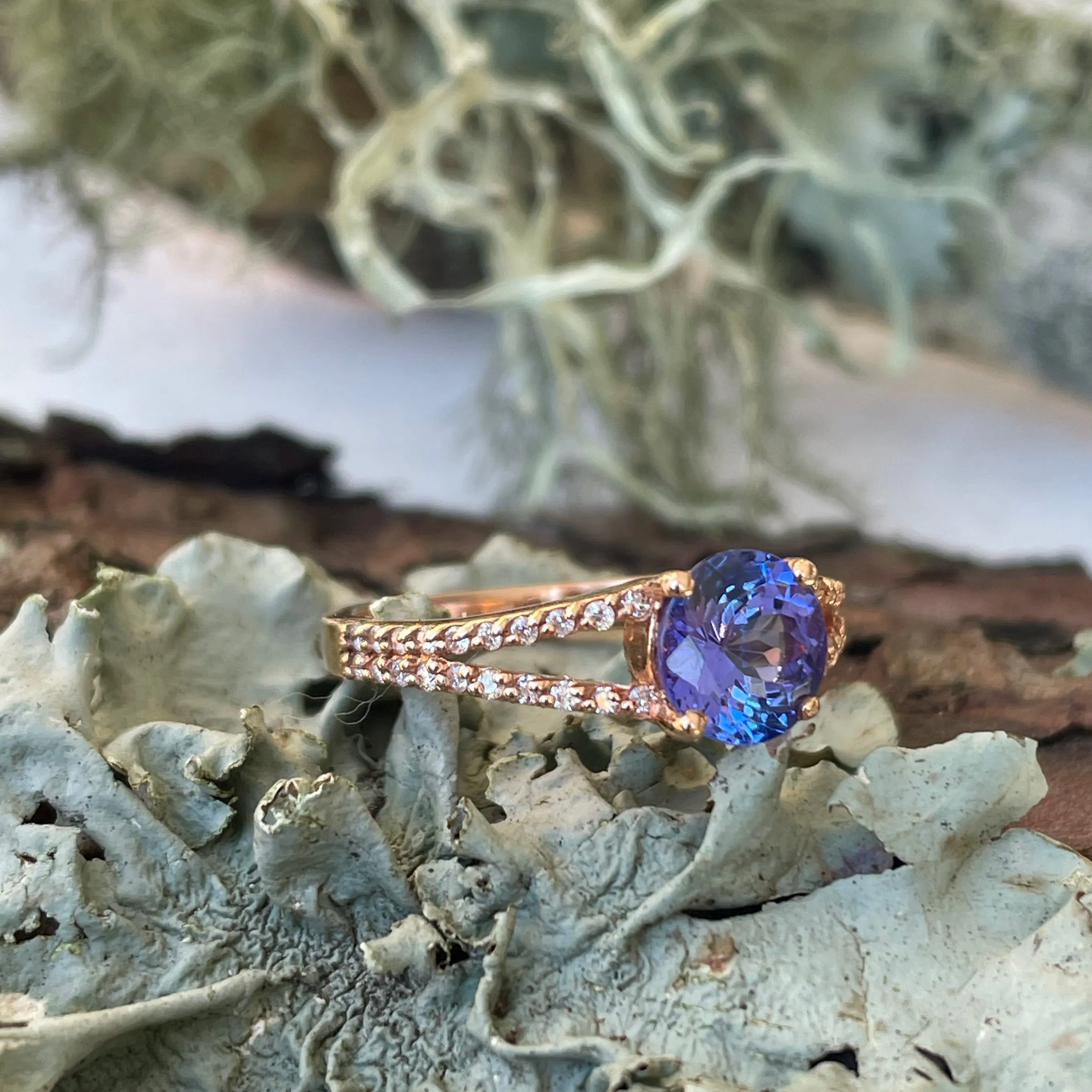 Elegant Split Diamond Shank Set with Tanzanite