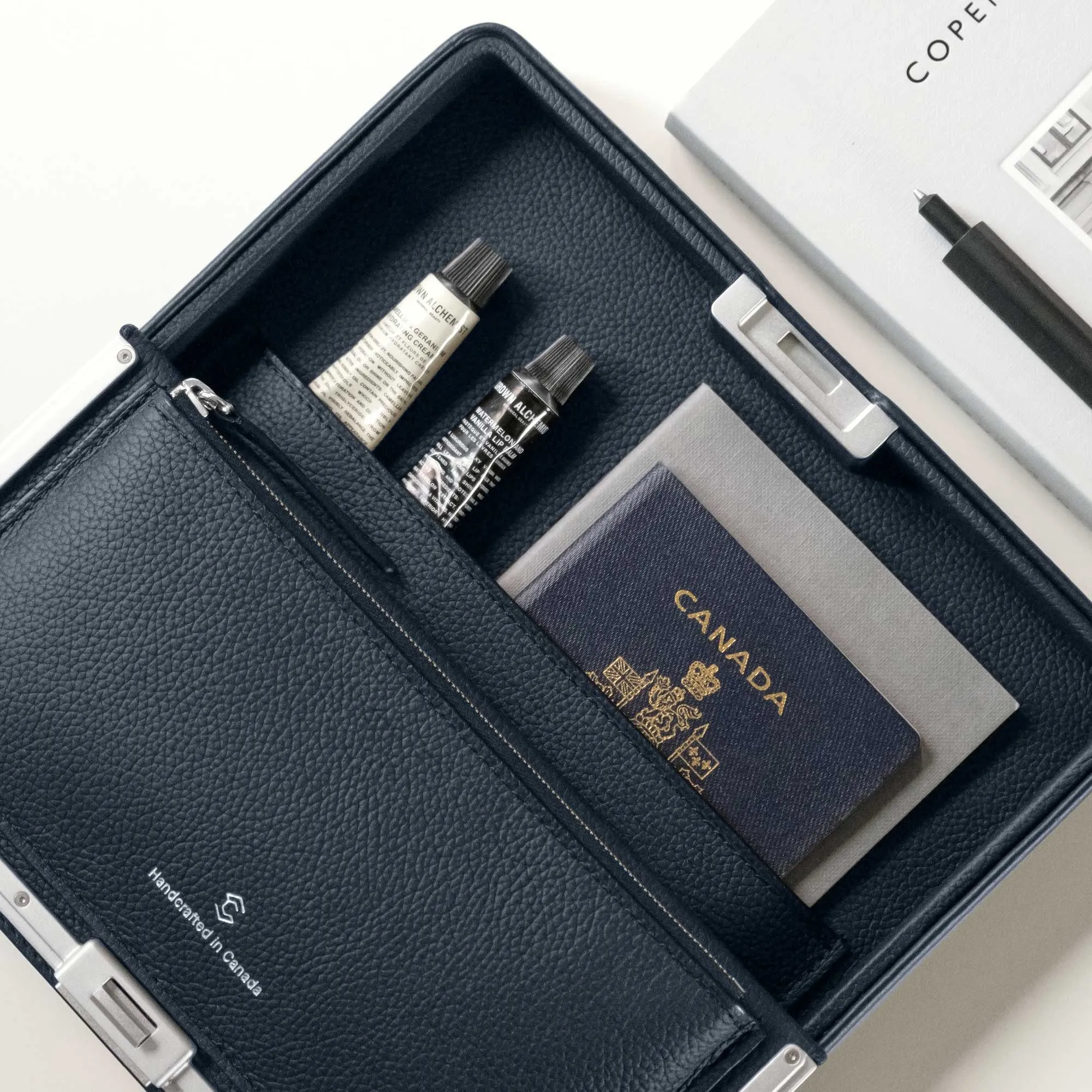 FRASER TRAVEL WALLET - MARINE / GREY