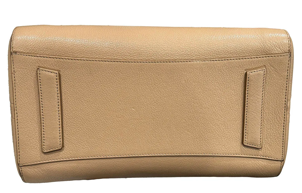 Givenchy Antigona Medium in Grained Leather
