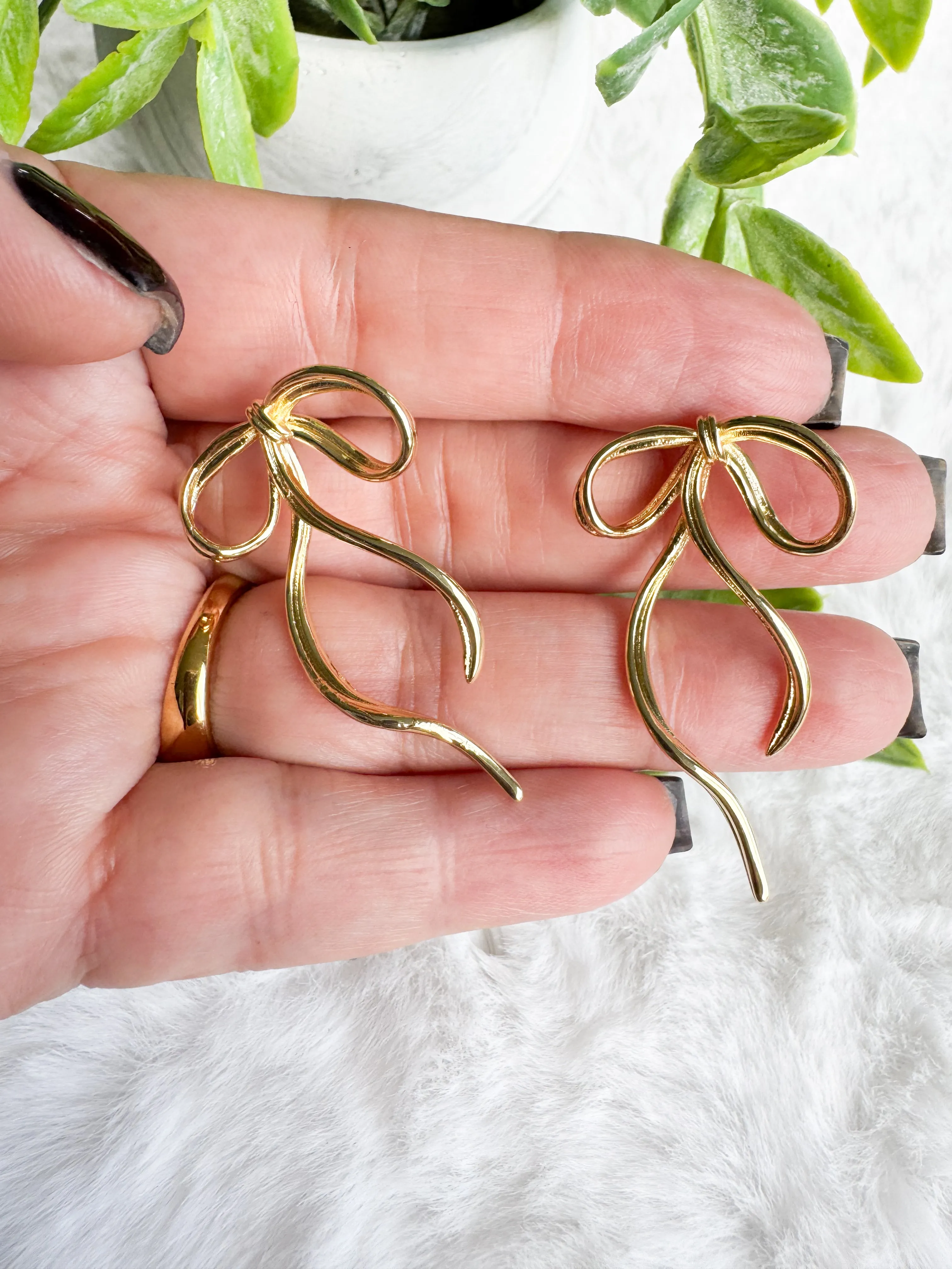 Isis earrings