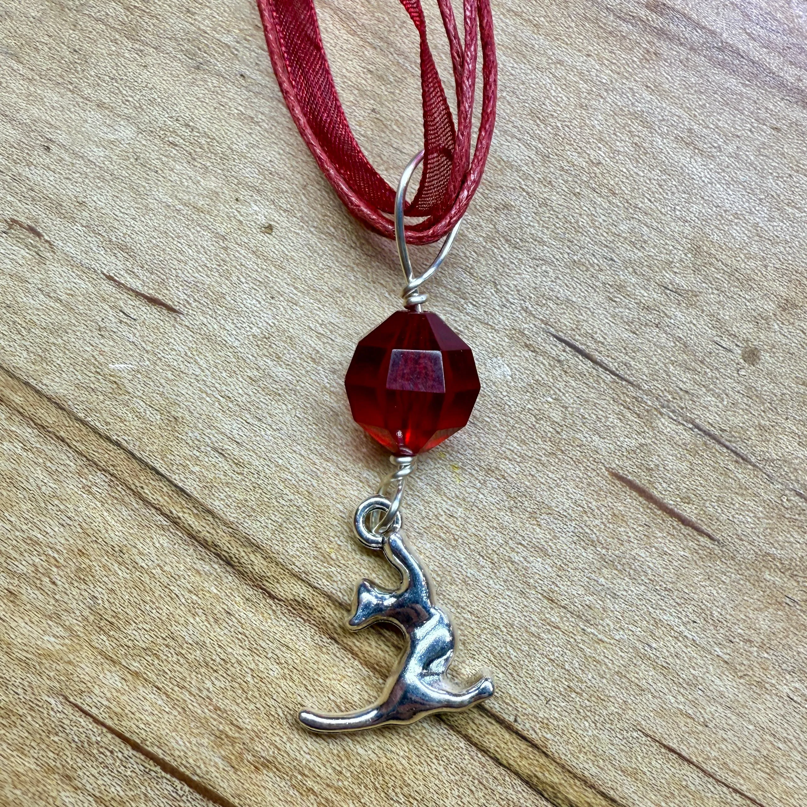 Kitty Pendant - red