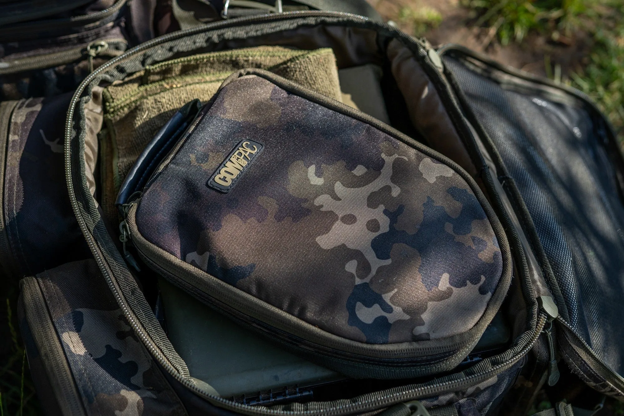 Korda Compac Scales Pouch Dark Kamo