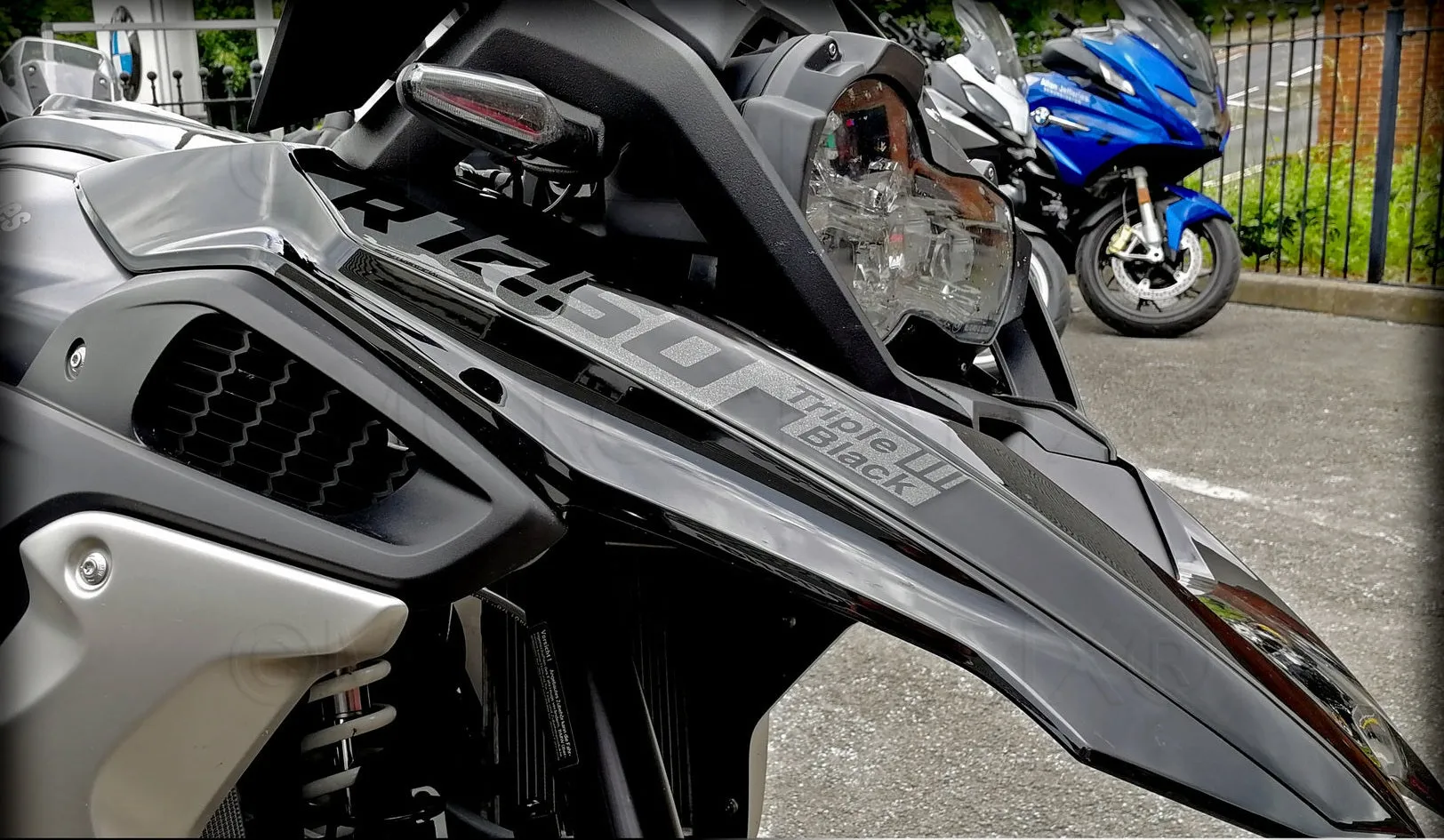 Motografix Beak Paint Protector For BMW R1250GS Exclusive (2018-20)