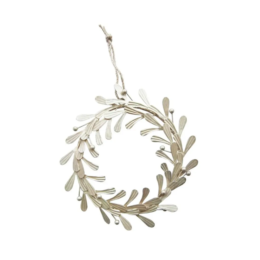 Pewter Leaves   Berry Wreath