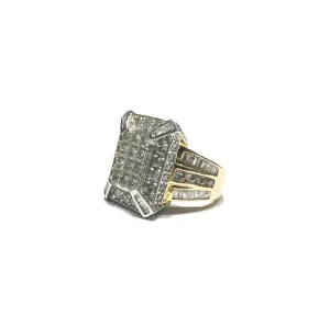 Round Cut Diamond Emerald Shaped Cluster Engagement Ring (10K)