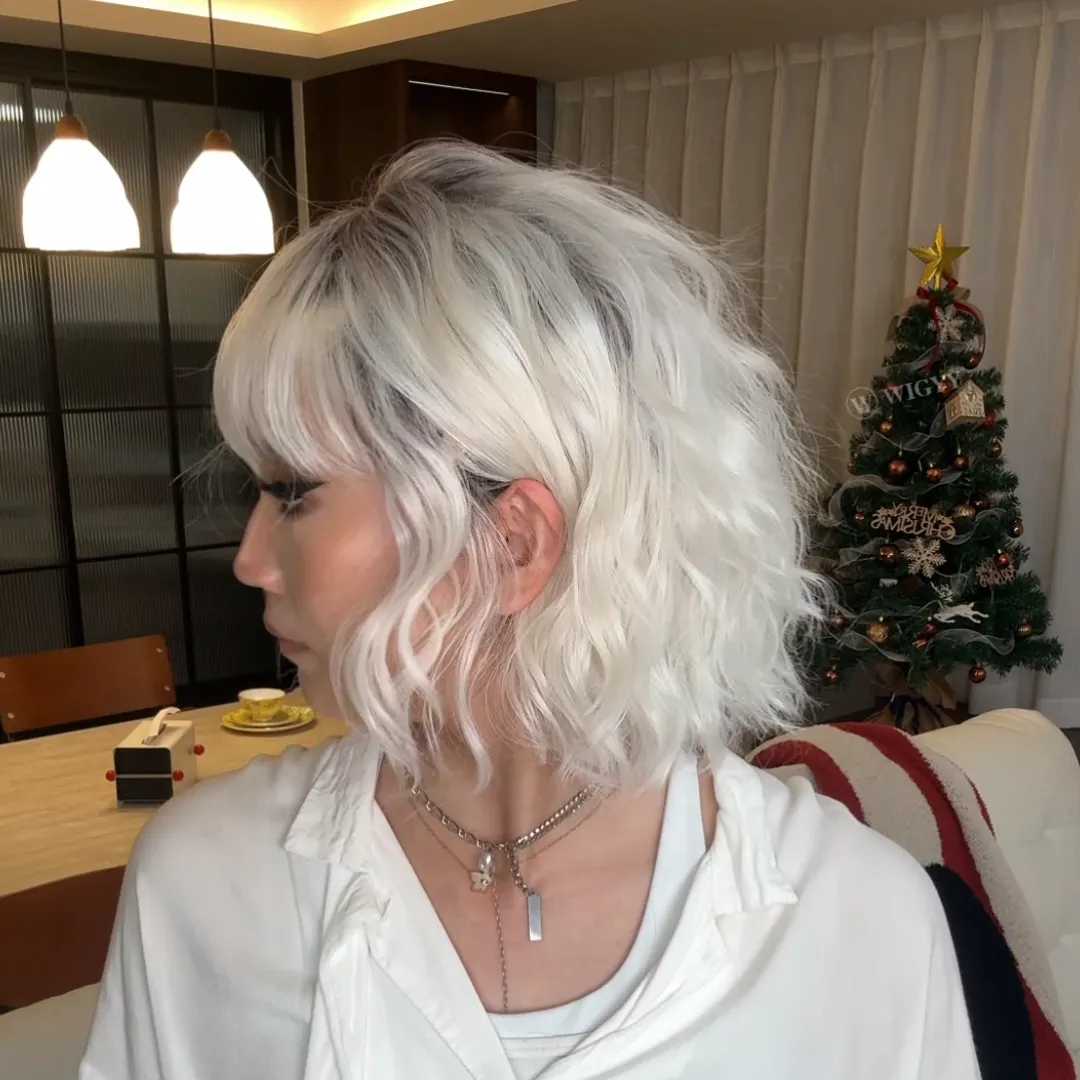 Wigyy Perfect Wave Bob Elegant Wig with Bang