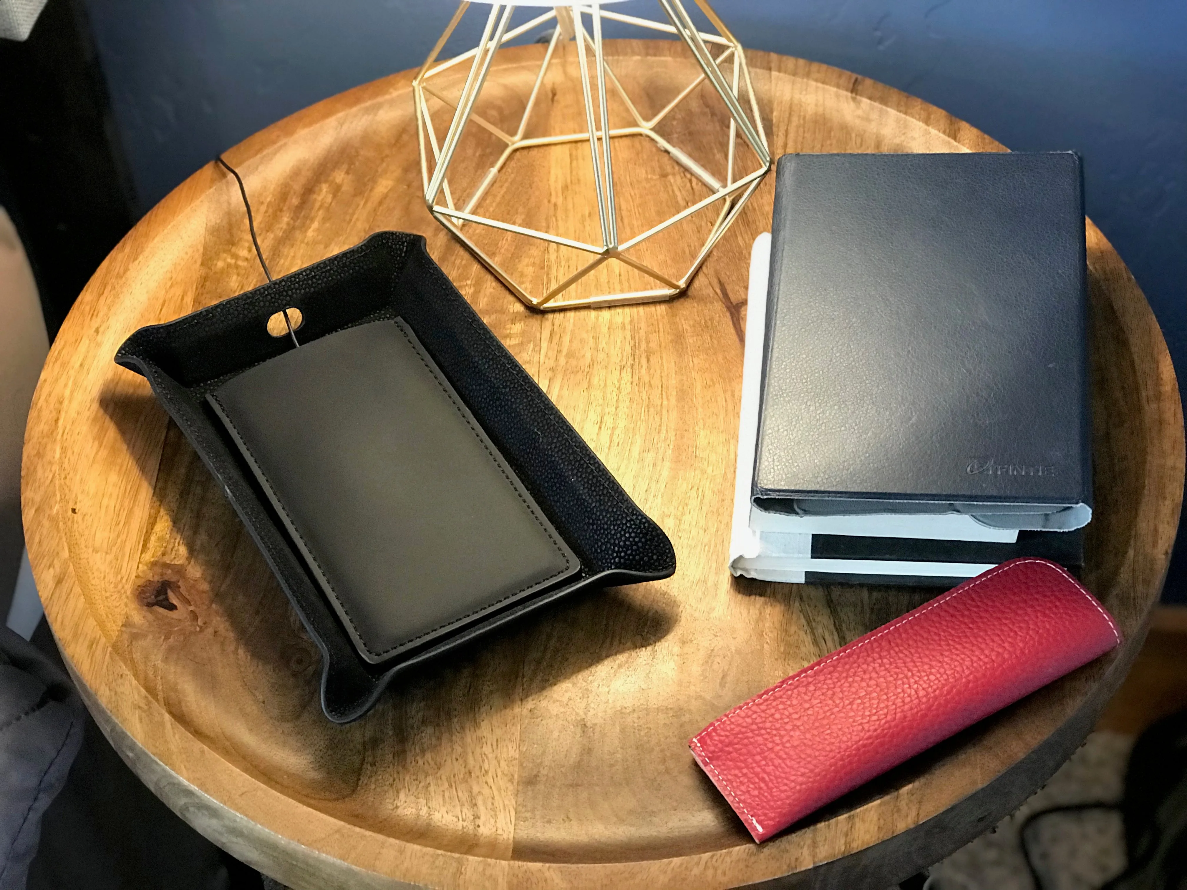 Wireless Charging Valet Tray